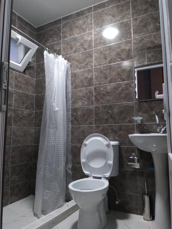 Small Guest House كفارياتي المظهر الخارجي الصورة