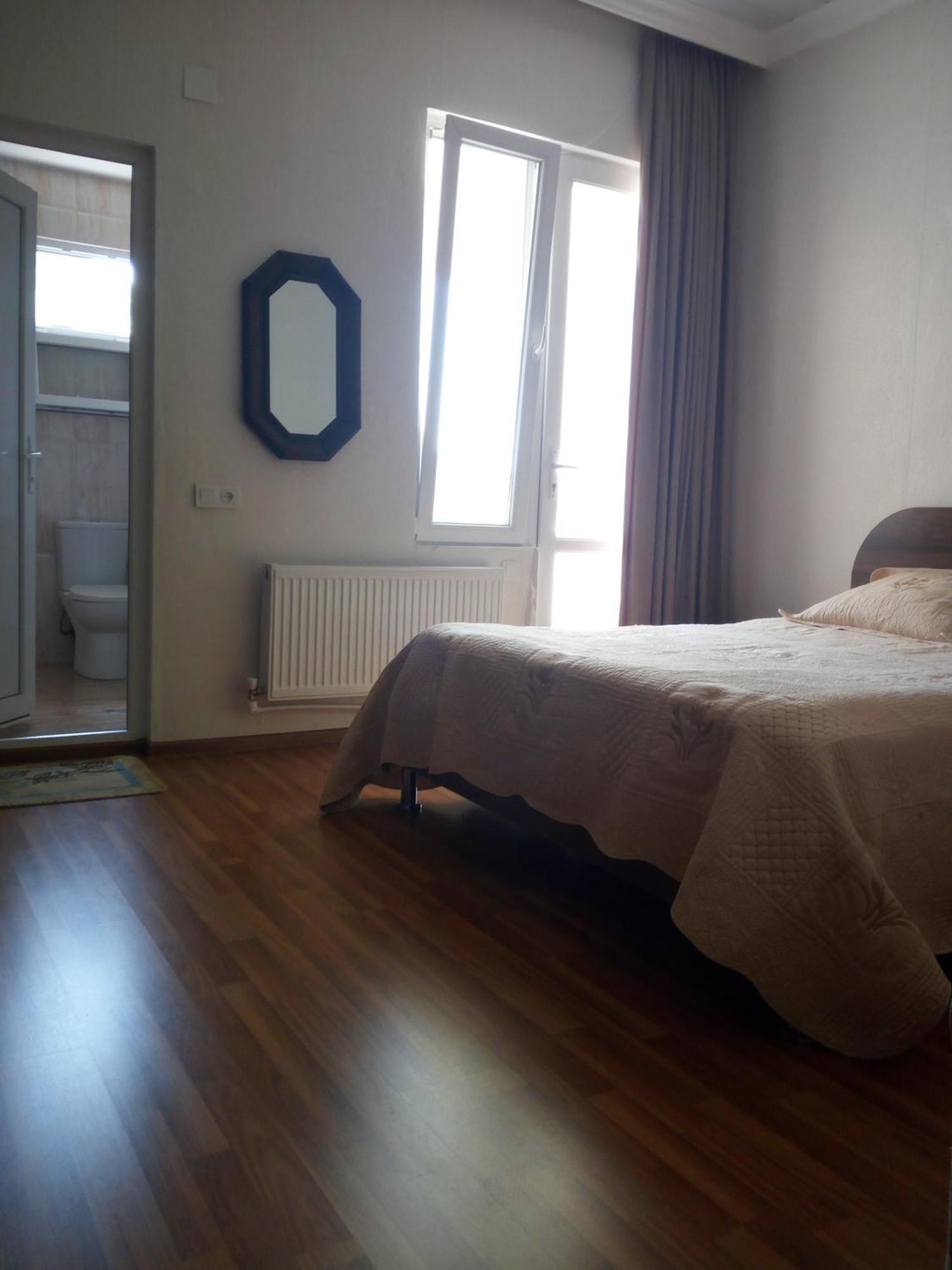 Small Guest House كفارياتي المظهر الخارجي الصورة